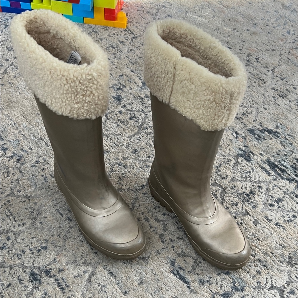 UGG  Rain Boots